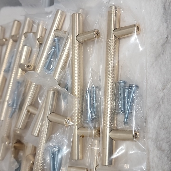 New! Delta Series Modern Textured Gold Cabinet Handle Pull 20 Pieces - Picture 1 of 5